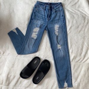 Hollister ultra high-rise mom Jeans